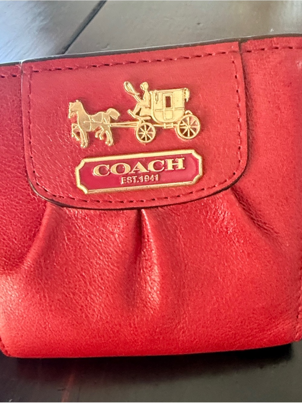Coach Fire engine Red Leather
Wallet & Card Case w/Horse &
Carriage Logo NWOT - Picture 3 of 9
